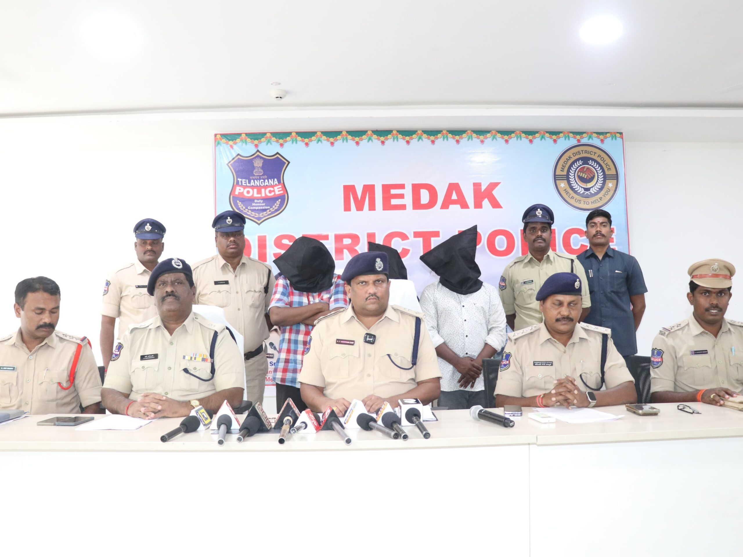 దారి దోపిడీ నిందితుల అరెస్టు