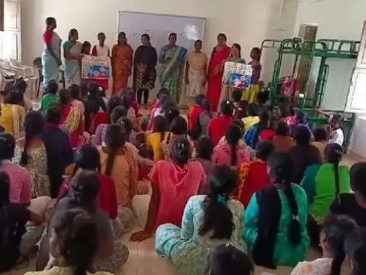 ‘బాలికలకు చదువు తప్పనిసరి’