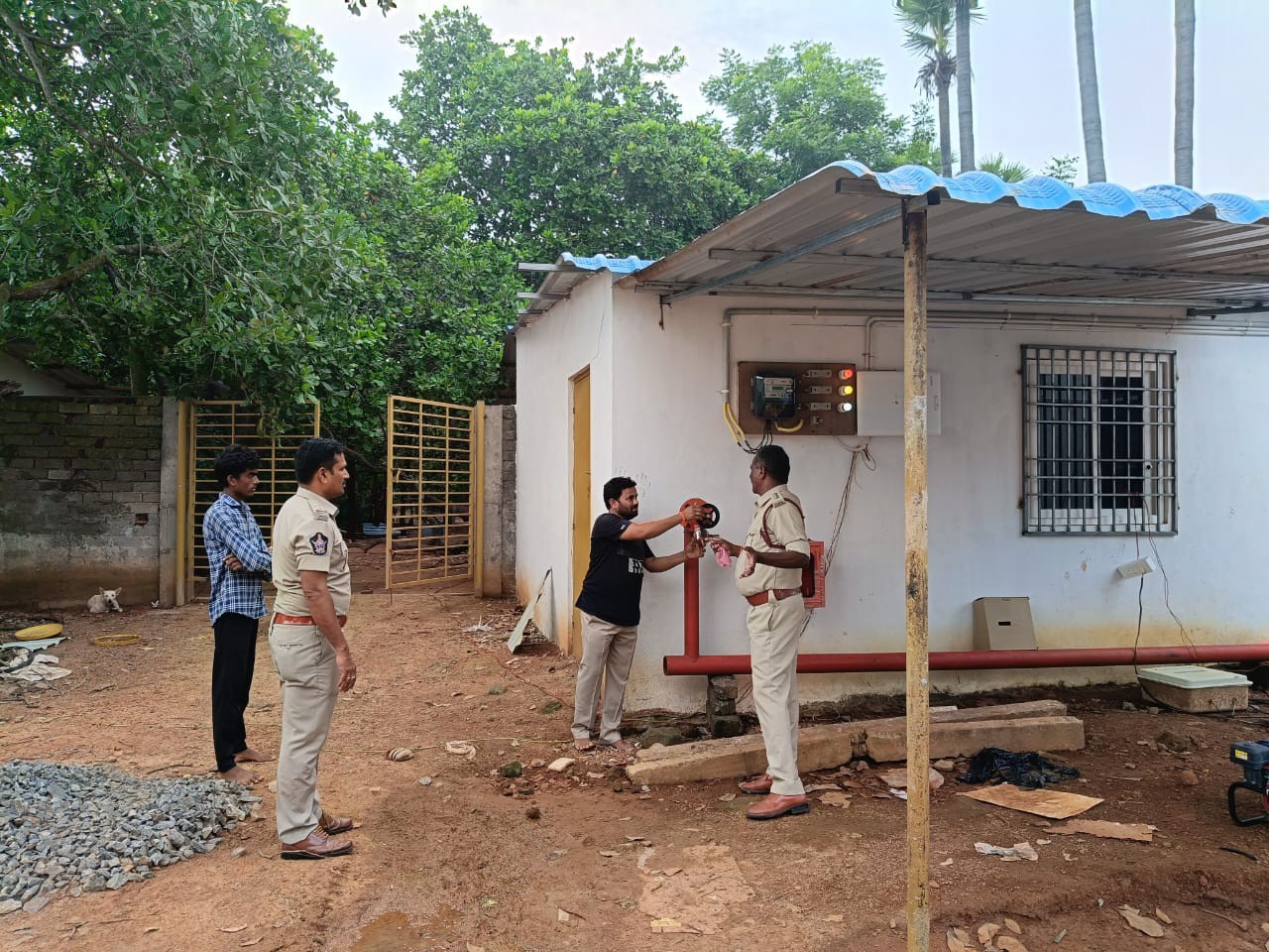 బాణాసంచా తయారీ కేంద్రాలు తనిఖీ