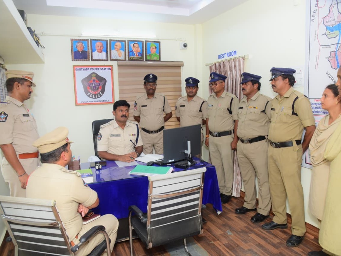 గంజాయి రవాణాకు అడ్డుకట్ట వేయాలి: SP