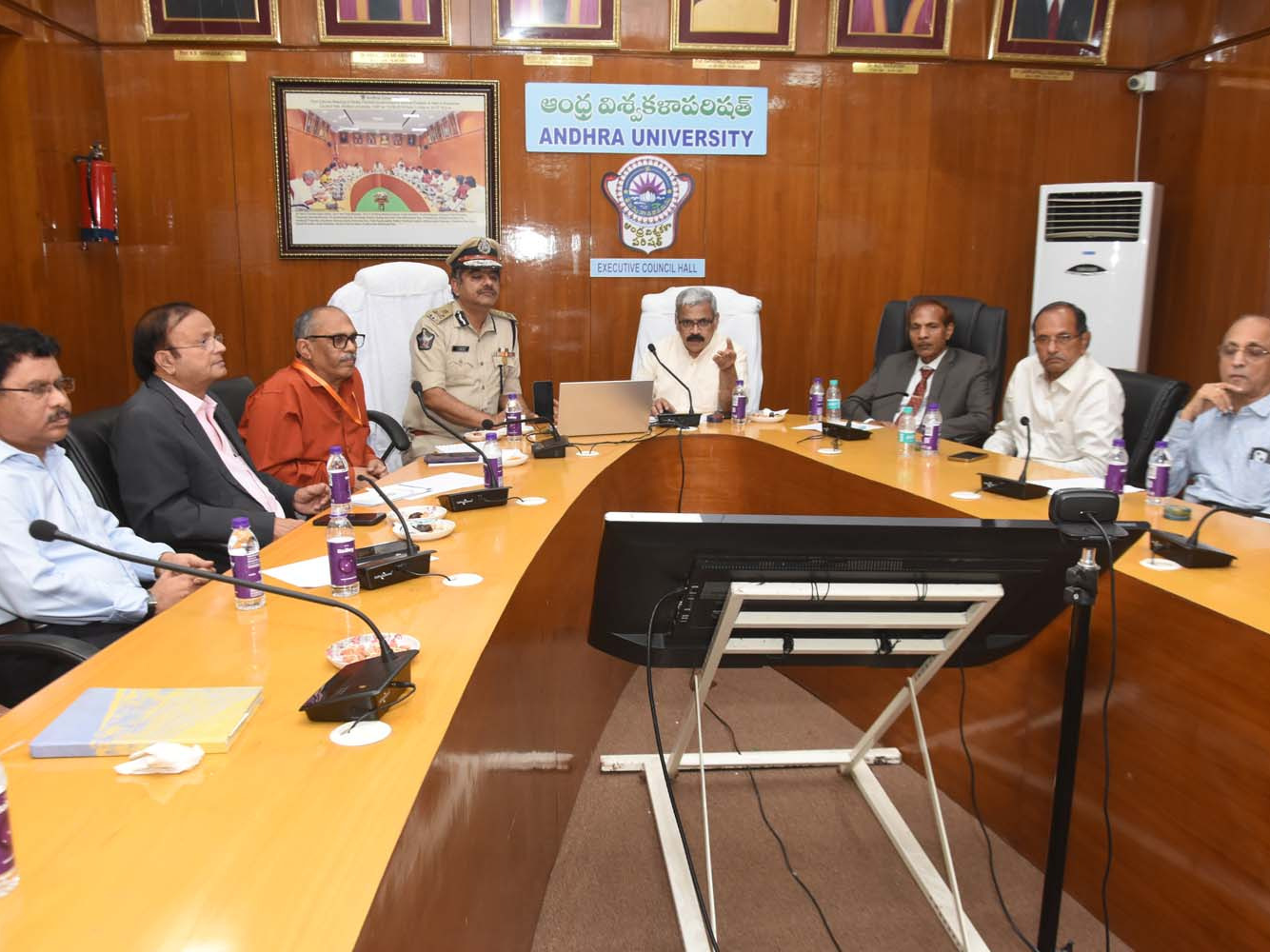 ‘ఏయూలో విదేశీ విద్యార్థుల సంఖ్య పెంచాలి’