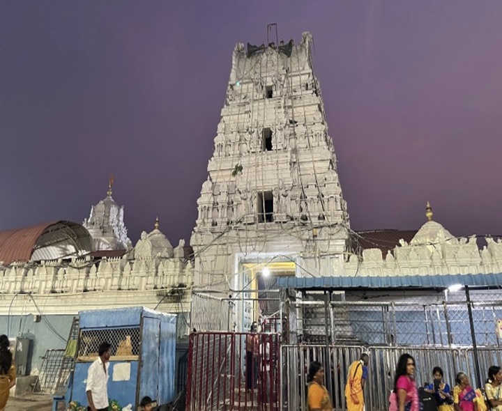 రేపటి నుంచి వేములవాడలో దర్శనాలు రద్దు
