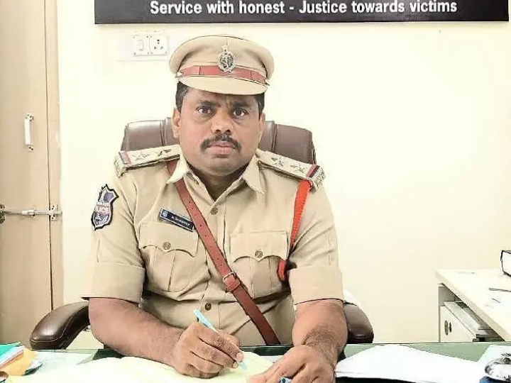 రోడ్లపై ధాన్యం పోస్తే చర్యలు: ఎస్సై