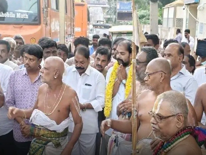 లక్ష్మీ నరసింహ స్వామిని దర్శించుకున్న మాజీ ఎమ్మెల్యే