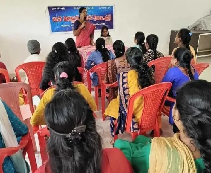 ‘బాలికలు చదువుకుంటేనే మంచి భవిష్యత్’