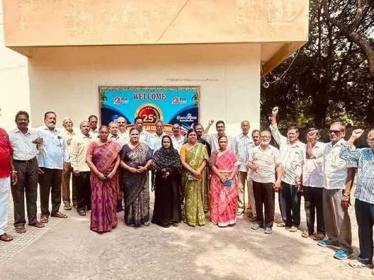 పెన్షన్ రివిజన్ కోసం ఖమ్మంలో నిరసన