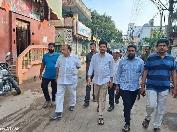 ప్రజల సమస్యలు అడిగి తెలుసుకున్న మంత్రి
