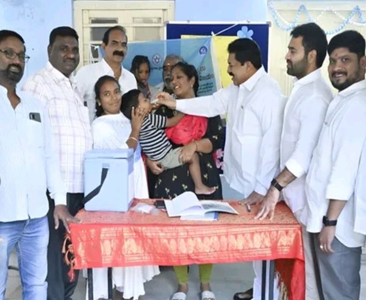 పల్స్ పోలియో కార్యక్రమంలో పాల్గొన్న ఎమ్మెల్యే