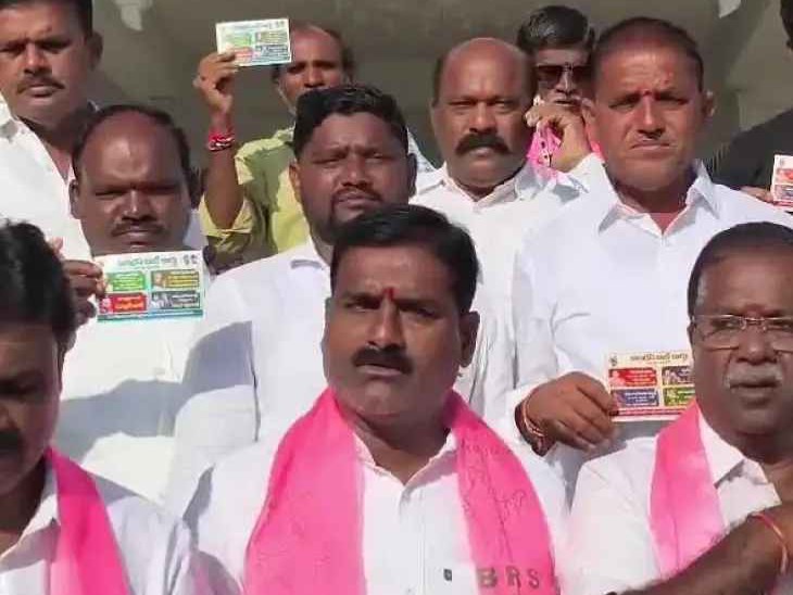 పెద్దగూడెం గ్రామాల్లో బాకీ కార్డు పంపిణీ