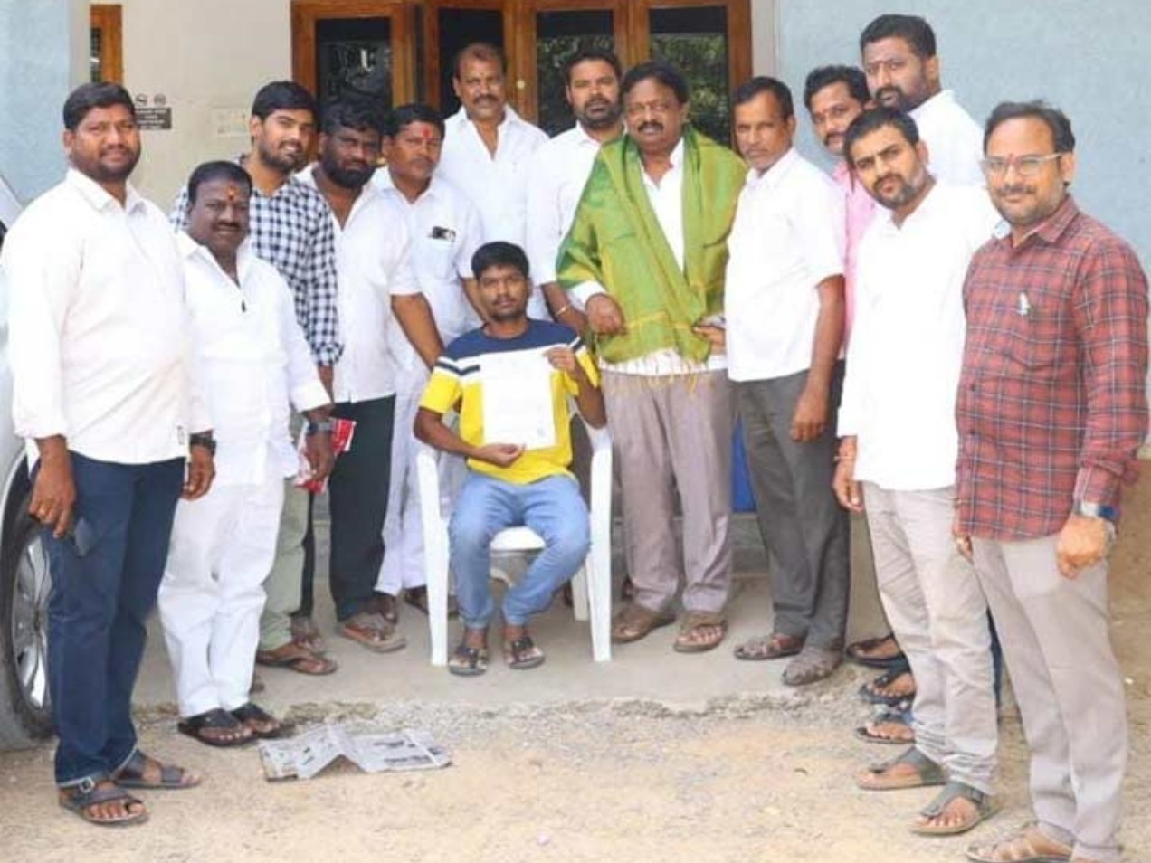 CMRF చెక్కు అందజేసిన హన్మంత్ రెడ్డి