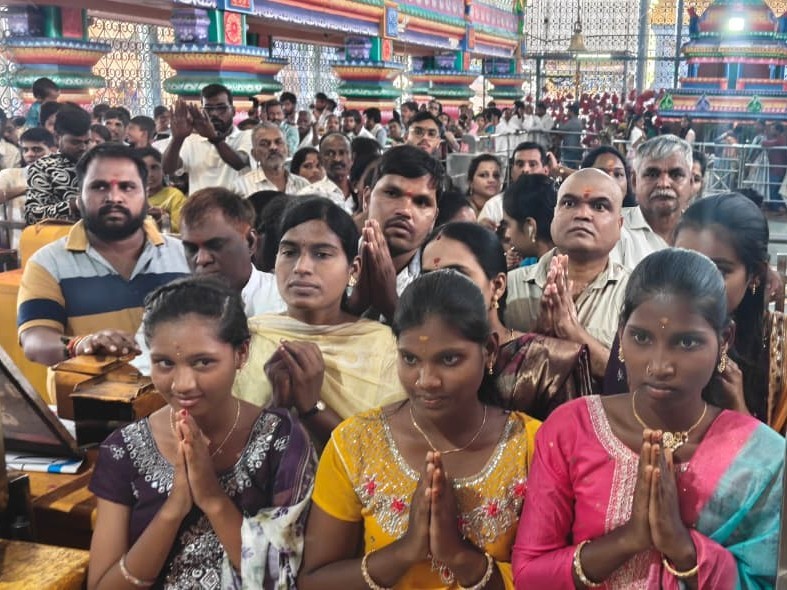 నాచగిరి క్షేత్రానికి తరలివచ్చిన భక్తులు
