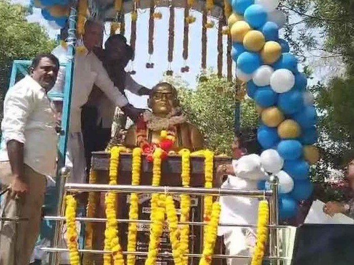 వెంకట శేషశాస్త్రి విగ్రహావిష్కరణ