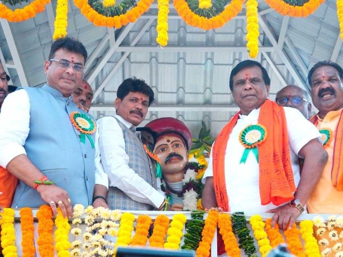‘నాందేవ్ మహారాజ్ అడుగు జాడల్లో నడవాలి’