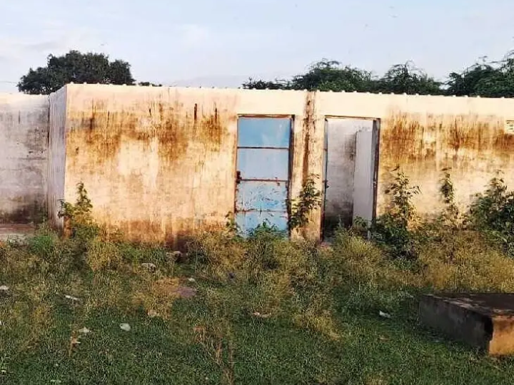 శిథిలావస్థకు చేరిన స్మశాన వాటిక