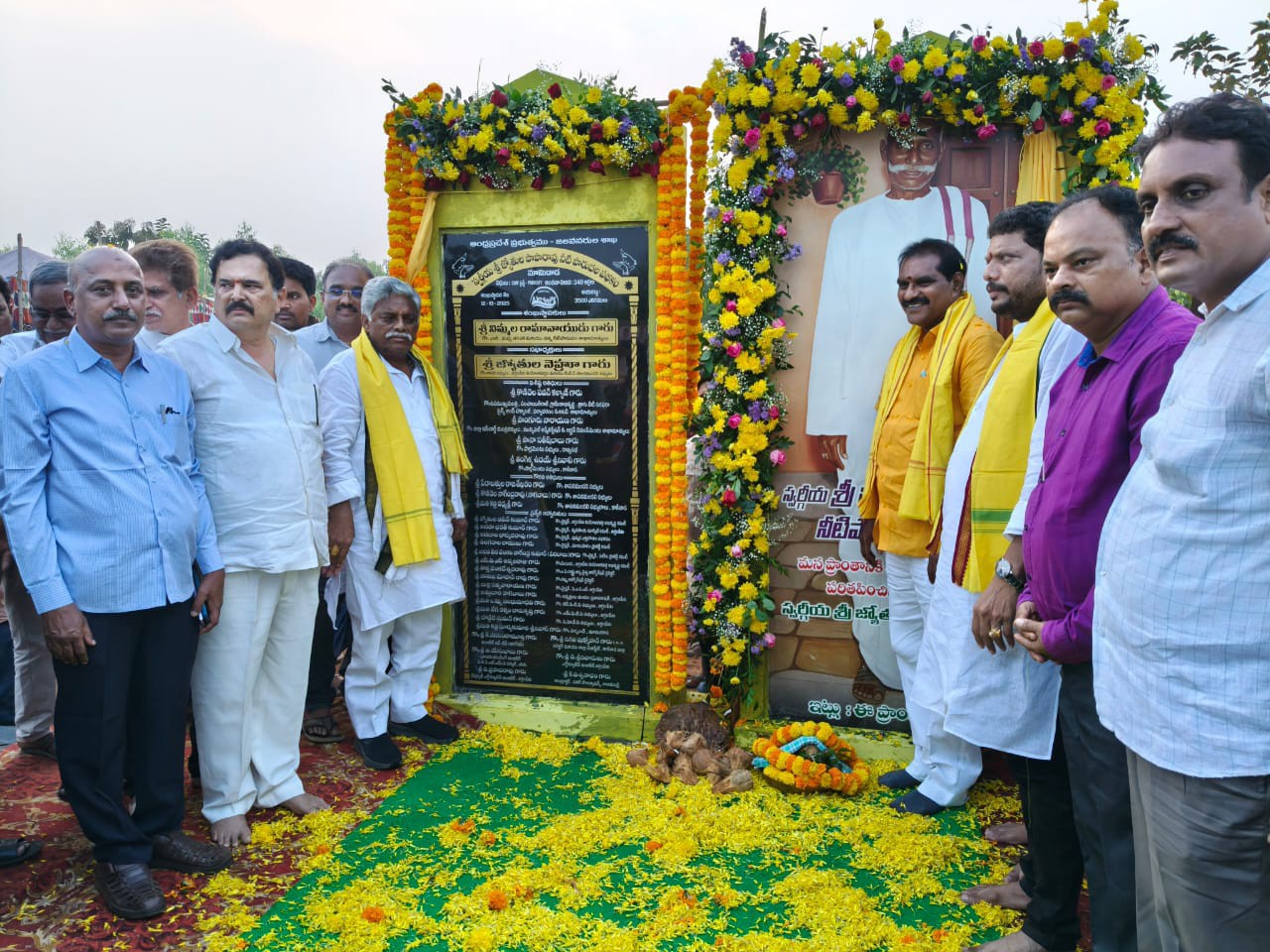 రూ. 3 కోట్ల ప్రాజెక్టుకు శంకుస్థాపన చేసిన మంత్రి