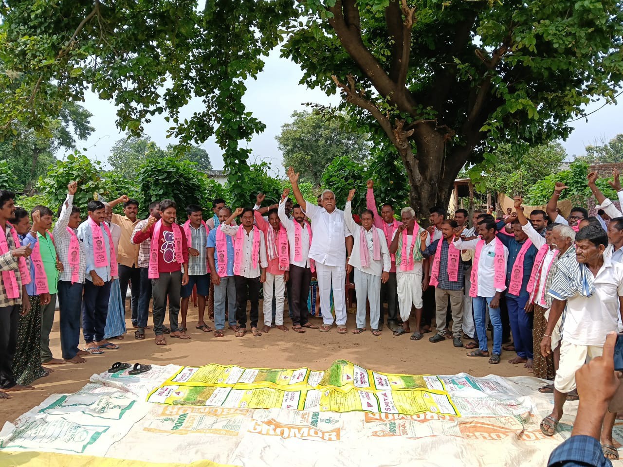 మాజీ MLA కోనప్ప సమక్షంలో BRSలో చేరికలు