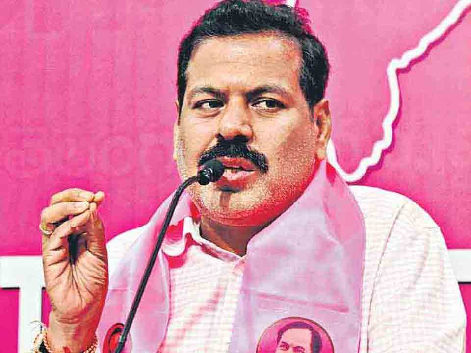 బీసీలను మోసం చేస్తున్న కాంగ్రెస్: మాజీ ఎమ్మెల్యే