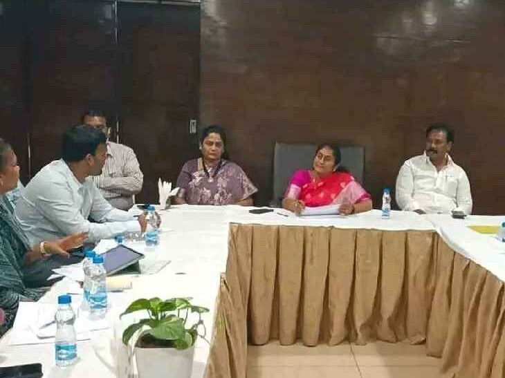 హాస్టల్స్‌లో మౌలిక సదుపాయాల మెరుగుకు కృషి: మంత్రి