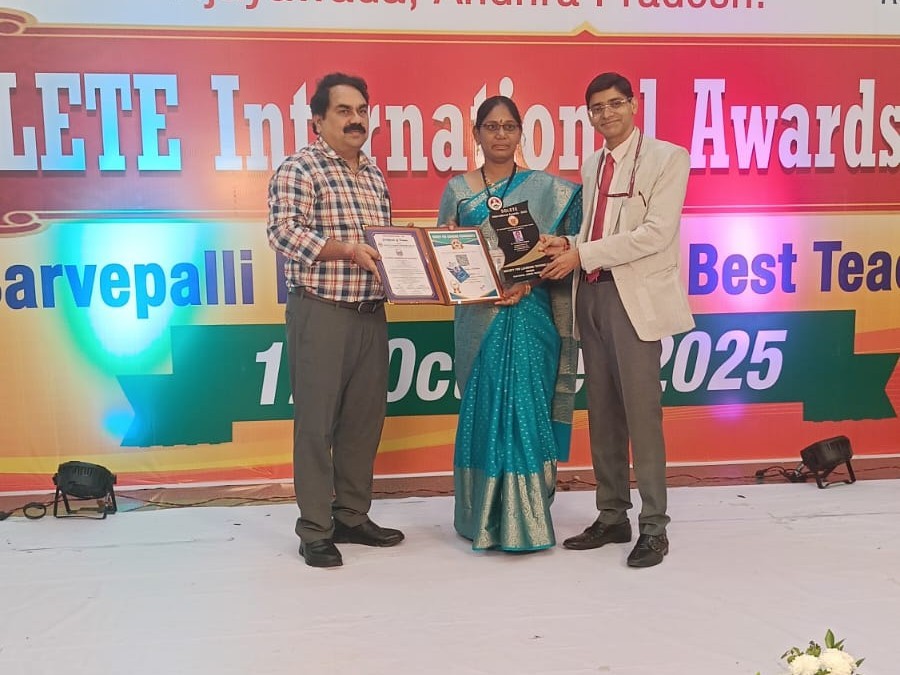 బెస్ట్ టీచర్ అవార్డు గ్రహీతకి అభినందనలు