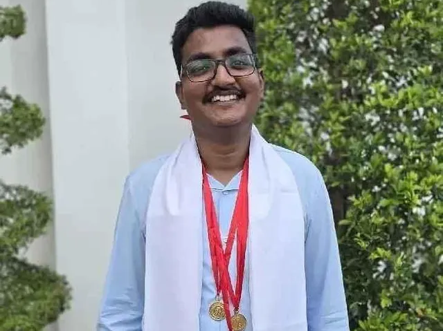 పులివెందుల విద్యార్థికి మూడు గోల్డ్ మెడల్స్