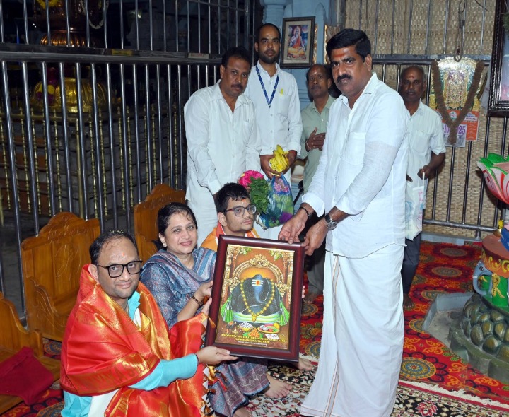 స్వామివారి సేవలో బాంబే హైకోర్టు న్యాయమూర్తి