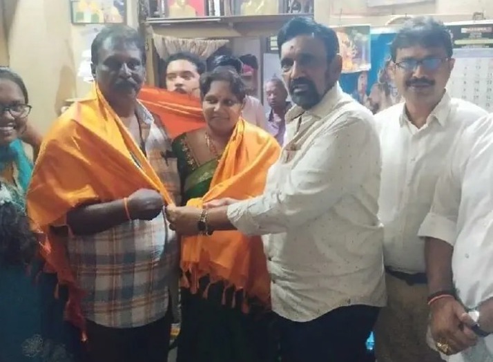 సురేఖను సత్కరించిన ఎంపీ పాక