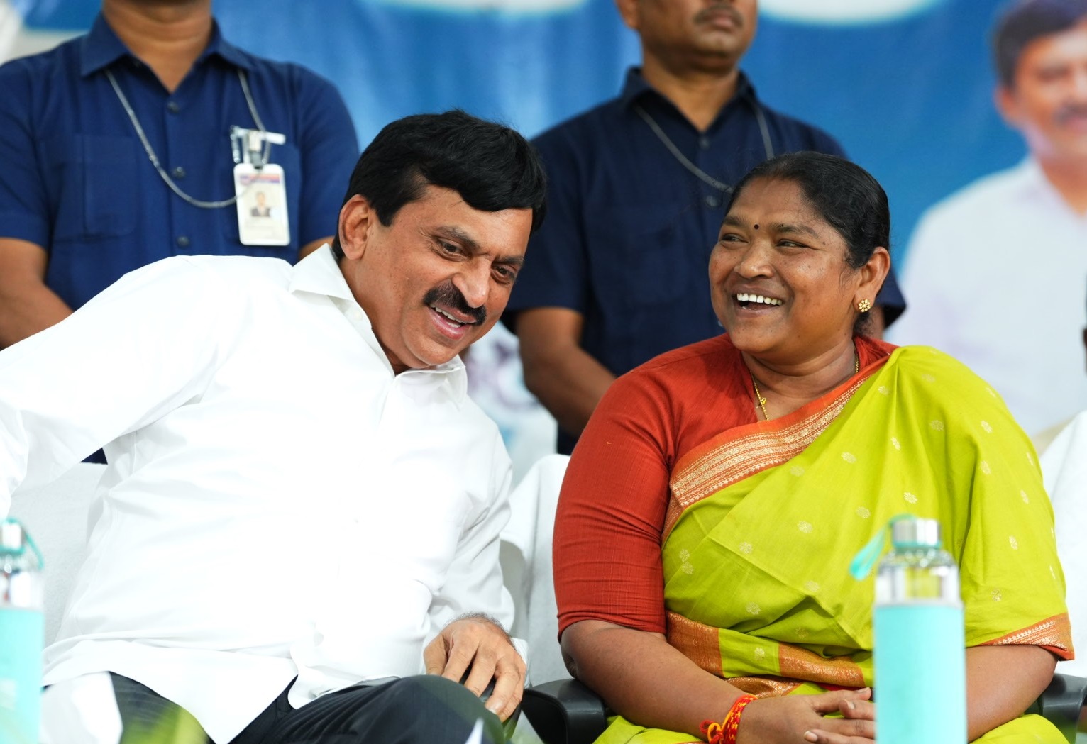 మేడారంలో మంత్రుల పర్యటన