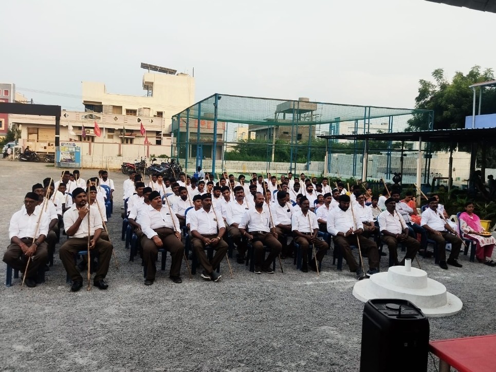 హుజురాబాద్‌లో ఆర్ఎస్ఎస్ దశాబ్ది ఉత్సవాలు