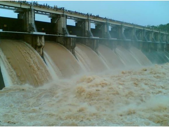 కిన్నెరసాని ఆరవ గేటు ఎత్తివేత