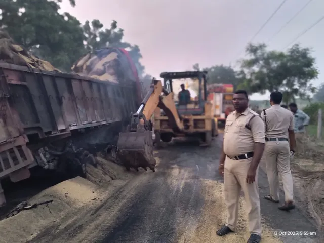 వడ్ల లారీకి మంటలు