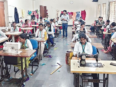 మహిళలకు ఉచిత కుట్టు మిషన్ శిక్షణ కేంద్రం
