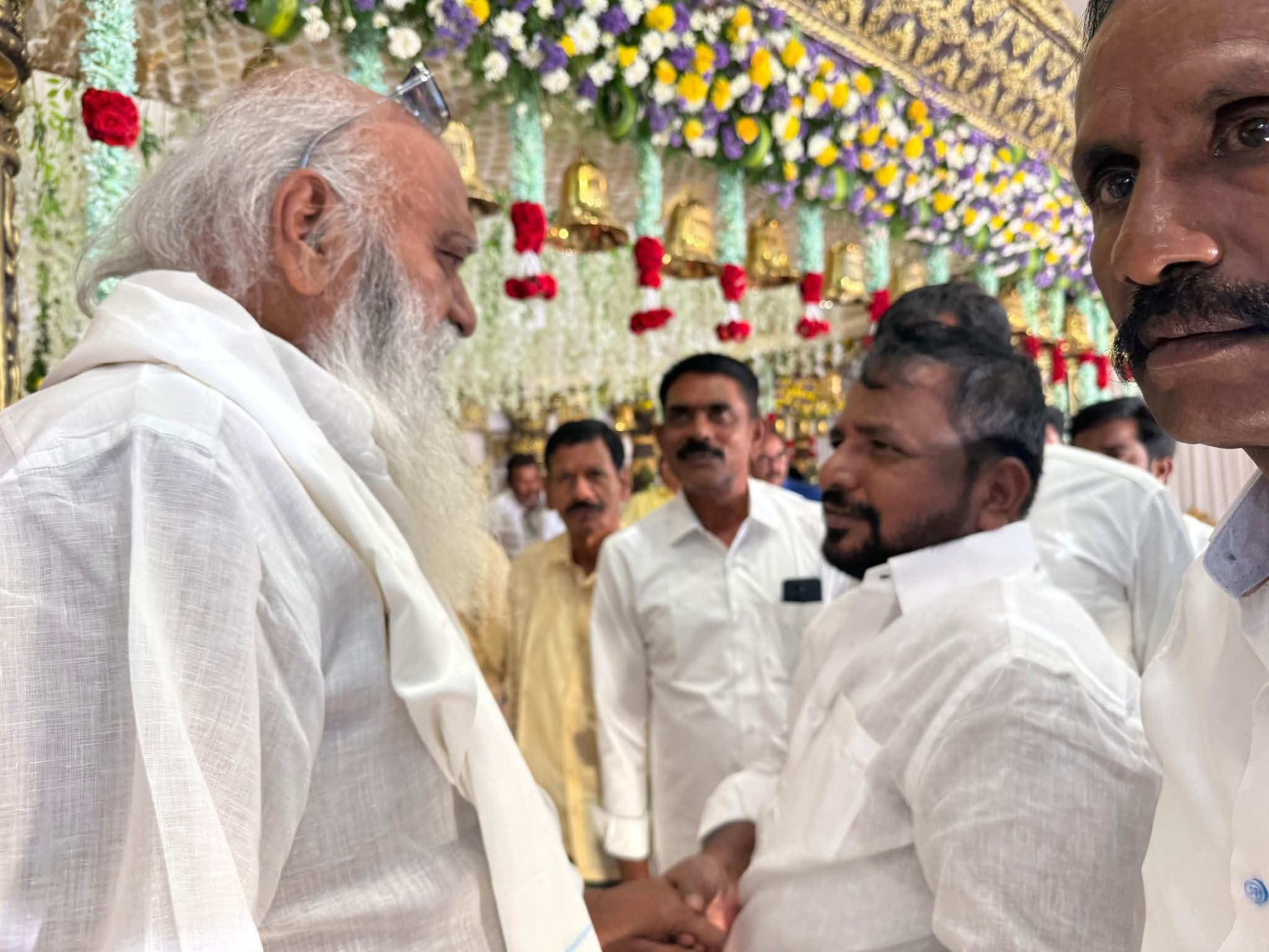 ప్రభాకర్ రెడ్డి, శైలజనాథ్ ఆత్మీయ పలకరింపు