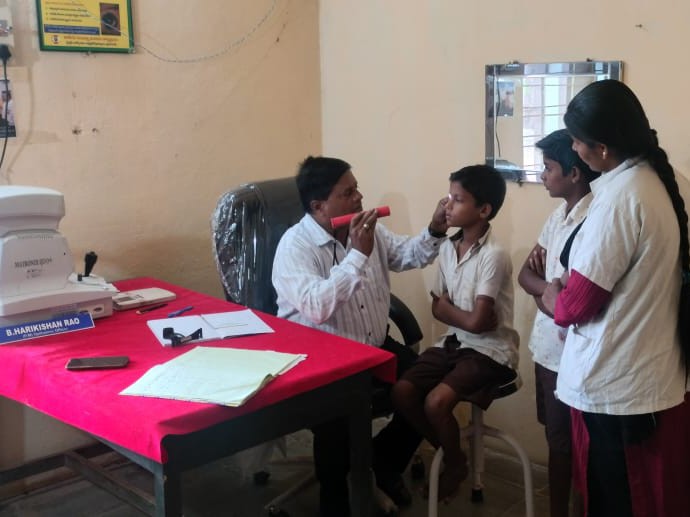 గాంధారిలో ఉచిత కంటి వైద్య పరీక్షలు