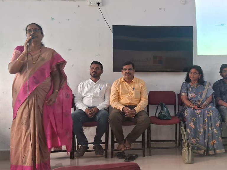 ఫిజికల్ సైన్స్ ఉపాధ్యాయులకు శిక్షణ ప్రారంభం