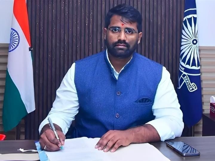 జిల్లా నూతన జాయింట్‌ కలెక్టర్‌గా బాధ్యతలు స్వీకరణ