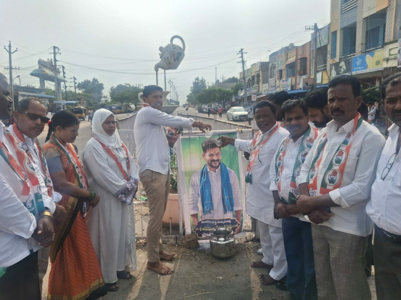 ‘రాజన్న ఆలయ అభివృద్ధి ఎవరు ఆపిన ఆగదు’