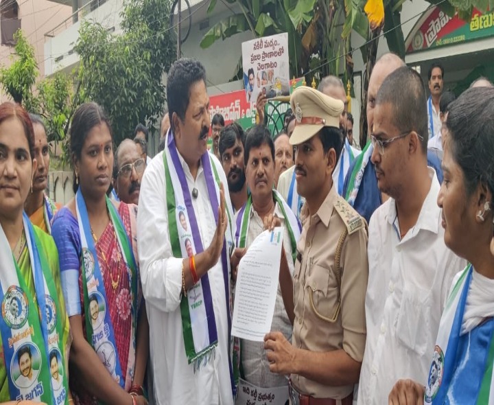 ‘కల్తీ మద్యంతో ప్రజల ప్రాణాలు తీస్తున్నారు’