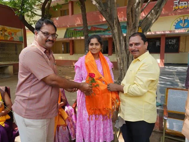 నియోజకవర్గానికి 57 మంది ఉపాధ్యాయులు: ఎమ్మెల్యే
