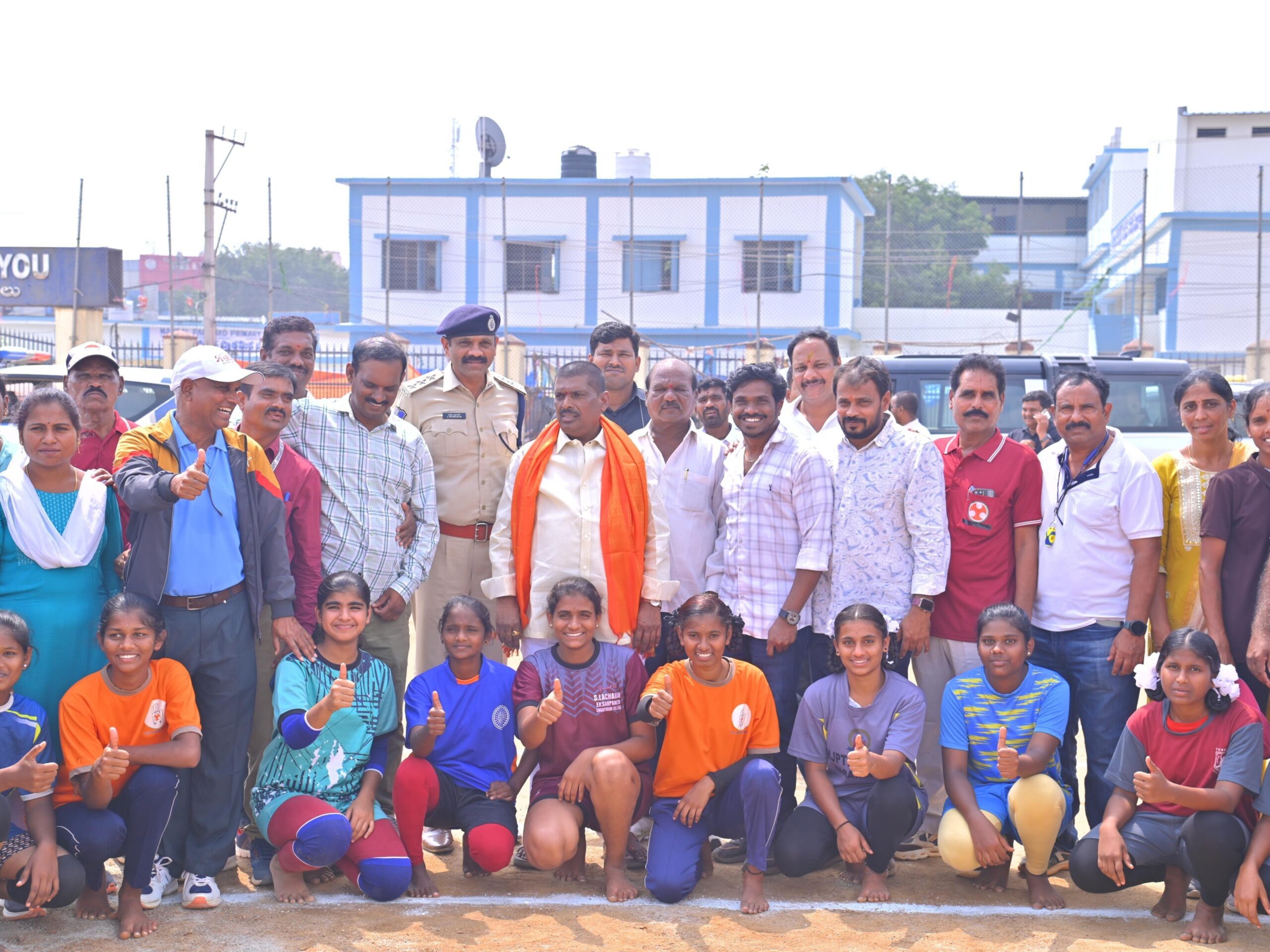 పటాన్‌చెరులో క్రీడా పోటీలను ప్రారంభించిన ఎమ్మెల్యే
