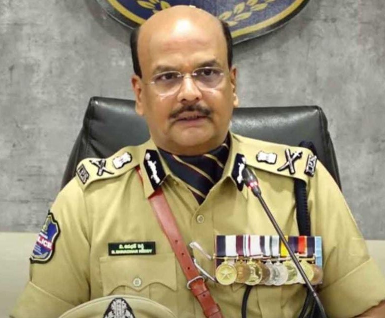 పోలీసులు లంచం తీసుకుంటే కఠిన చర్యలు: DGP