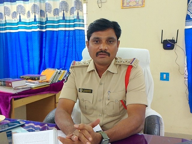 బాణసంచా అక్రమ అమ్మకాలు చేపడితే చర్యలు: సీఐ