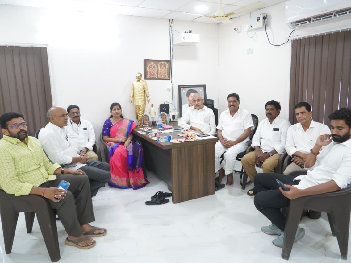 ‘రచ్చబండ కార్యక్రమంతో ప్రజలకు మరింత చేరువ కావాలి’