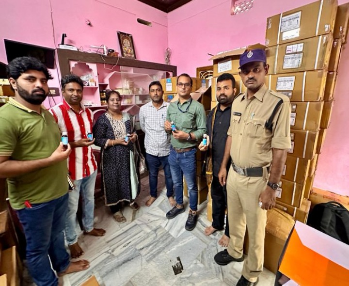 విశాఖలో నిషేధిత కాఫ్ సిరప్స్ స్వాధీనం