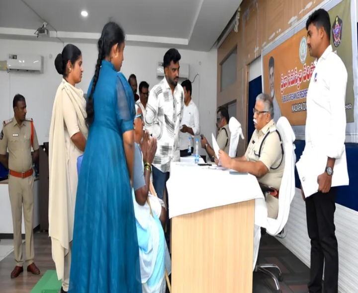 ప్రజా ఫిర్యాదులకు న్యాయం చేయండి: ASP