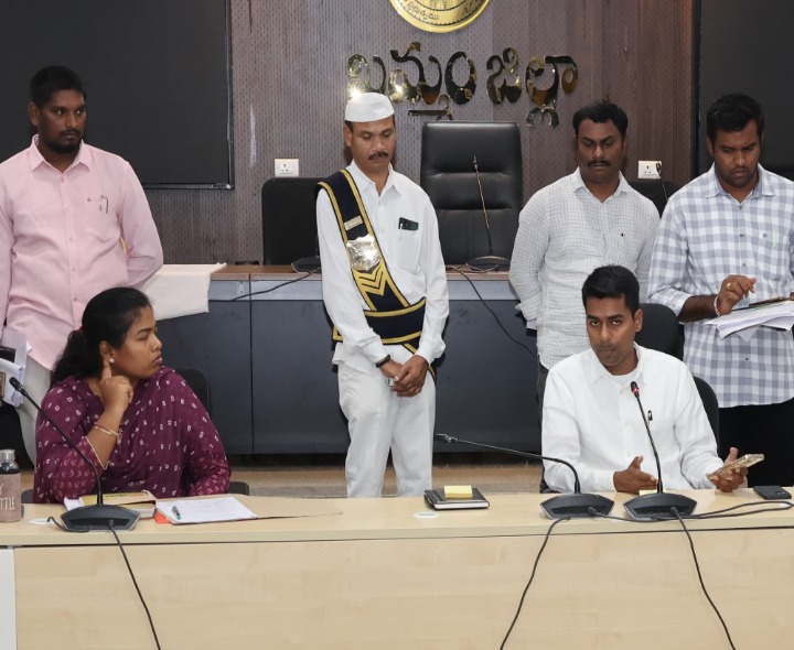 ‘ఇందిరా మహిళా డెయిరీ రిపోర్టు అందించాలి’