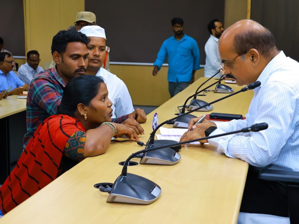 ‘ప్రజావాణి దరఖాస్తులను పరిష్కరించాలి’