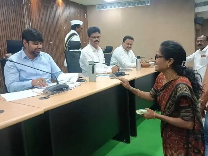 ‘ప్రభుత్వ భూములను రక్షించాలి’