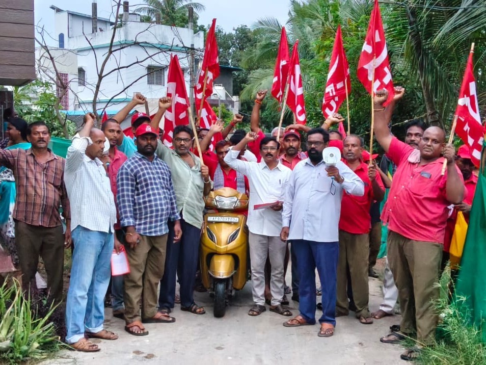 ‘మోదీ ప్రభుత్వ కార్మిక వర్గంపై దాడి తీవ్రతరం చేసింది’