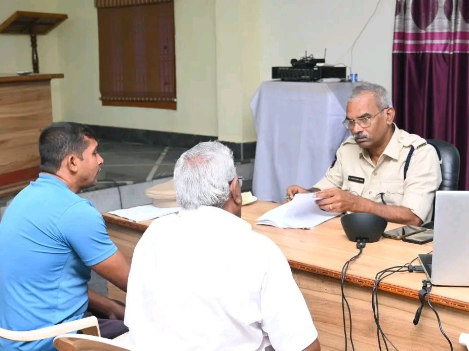 మీ కోసం కార్యక్రమానికి  50 వినతులు