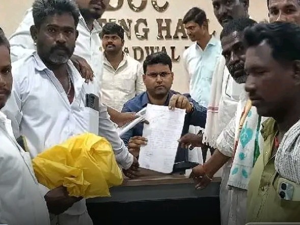 ‘భూములు కోల్పోయిన రైతులకు పరిహారం ఇవ్వాలి’